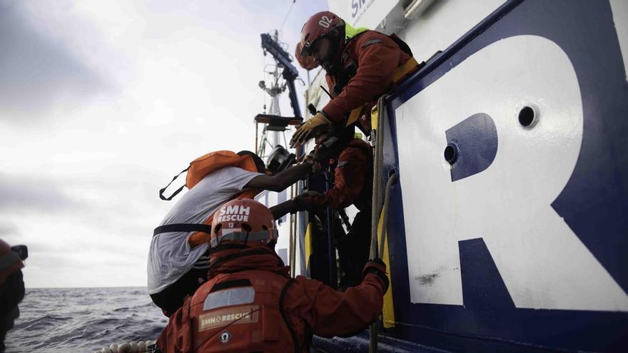 El Aita Mari rescata a 56 personas en el Mediterráneo central, entre ellas 7 bebés