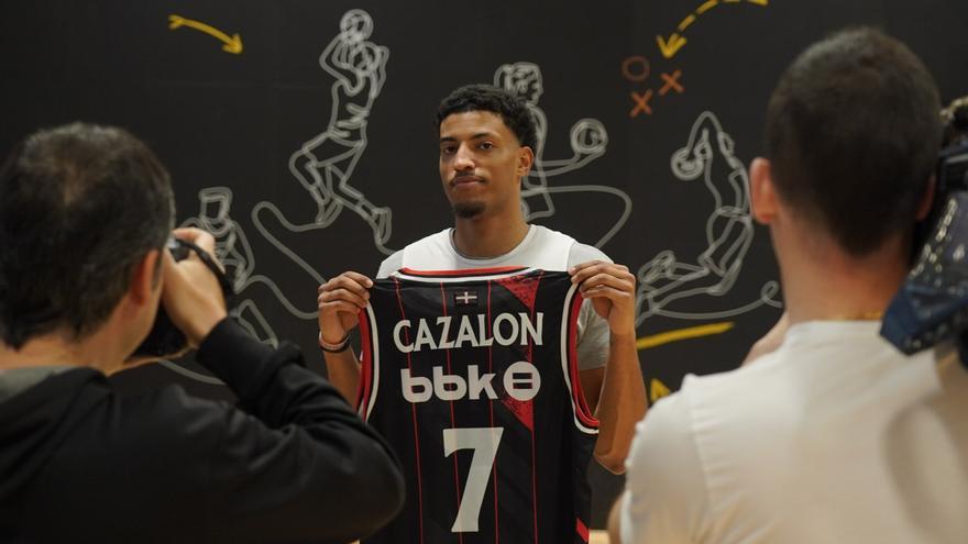 Cazalon asume el reto de “meter puntos” en el Bilbao Basket