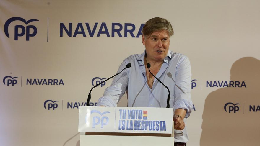 El eurodiputado navarro del PP monta un numerito en Estrasburgo por un pañuelo palestino