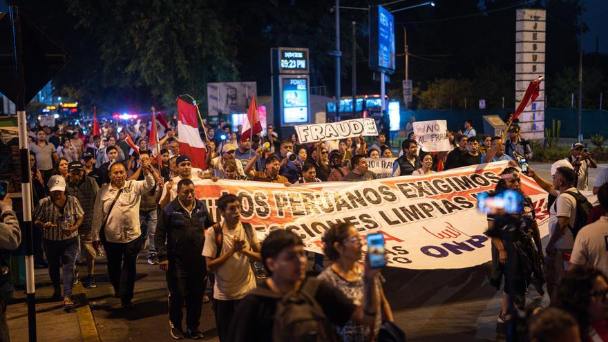 El grito de fraude de la ultraderecha dispara la tensión en las elecciones de Perú