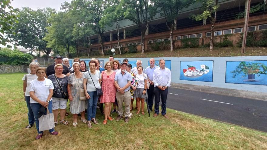 Gernika-Lumo transforma el muro de la escuela Allende Salazar en un puente floral con Hiroshima