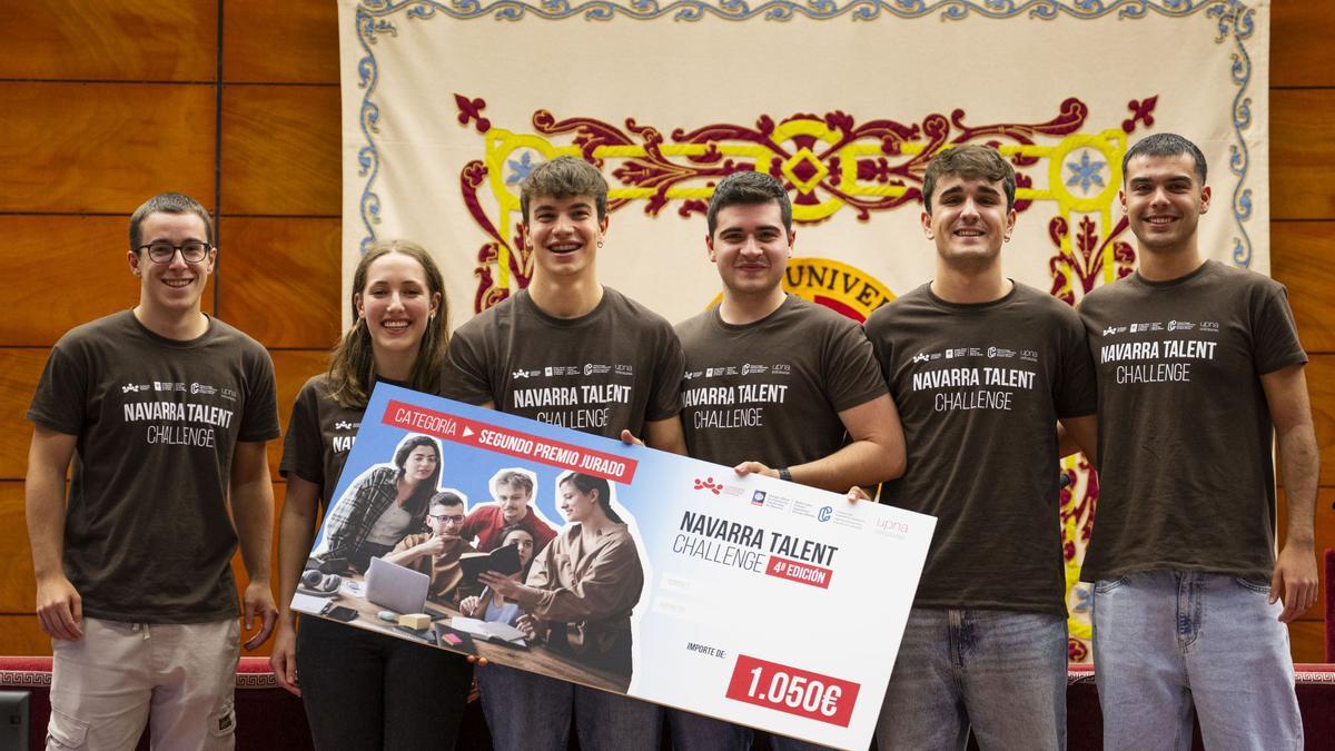 El otro segundo premio del jurado: Equipo 6, que trabajó en el reto de Frenos Iruña, formado por Gorka Biurrun, Fermín Markotegui, Muskilda Ibarrola, Izan López de Aberasturi, Rubén Ibiricu, Adrián Íñigo y Adrián Ibañez.