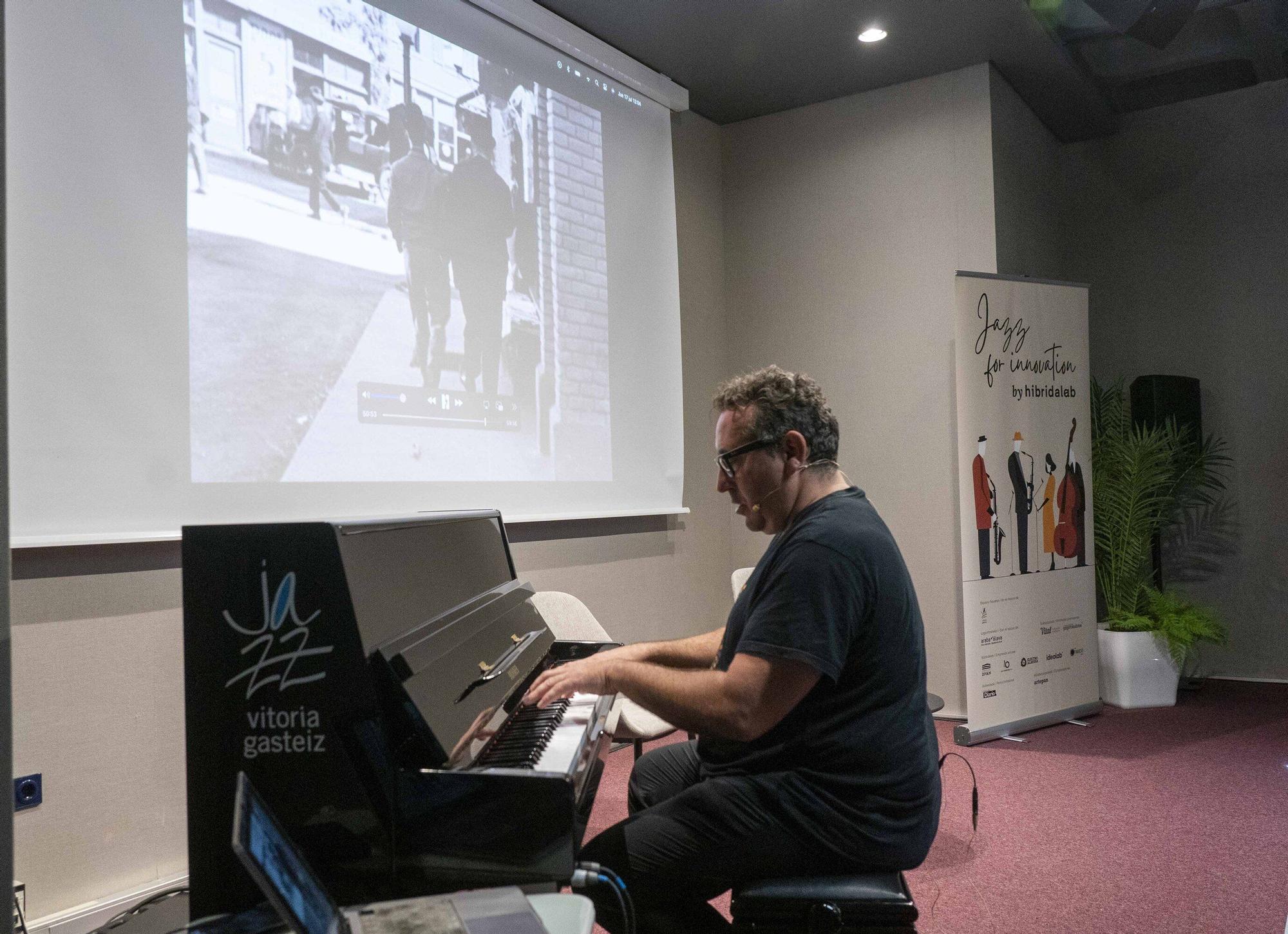 En imágenes: Pablo Mazuecos fue el encargado de dar la segunda conferencia del ciclo Jazz for Innovation by Hibridalab