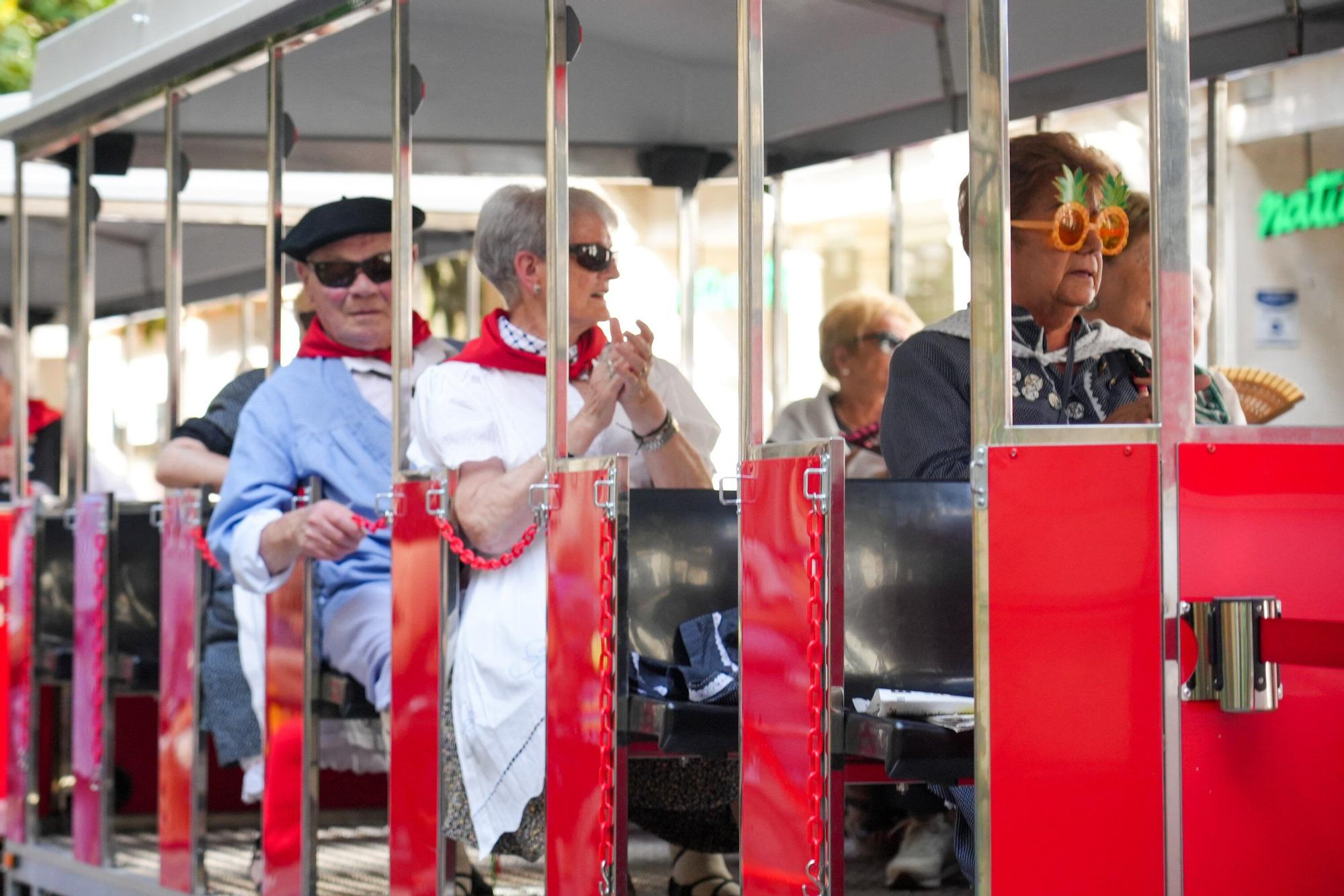 En imágenes: Blusas y neskas veteranos celebran su día grande en La Blanca