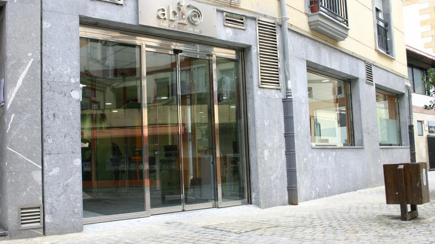 Ermua acerca las ayudas a la vivienda con una oficina itinerante