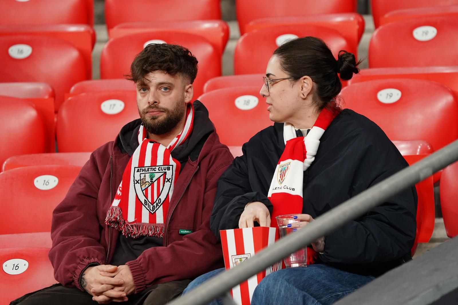 En imágenes: ¿Has estado en San Mamés viendo el Athletic-Real Oviedo? Búscate en nuestra galería de fotos