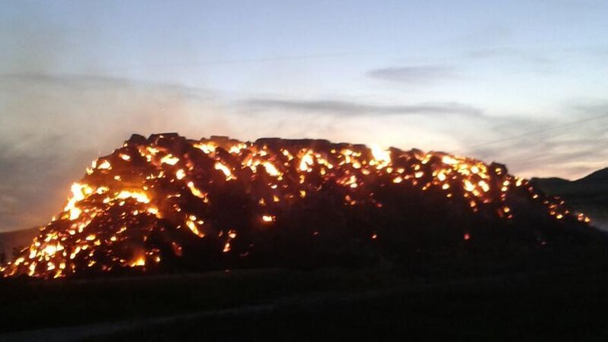Extinguido un incendio en una pajera cerca del camping de Acedo