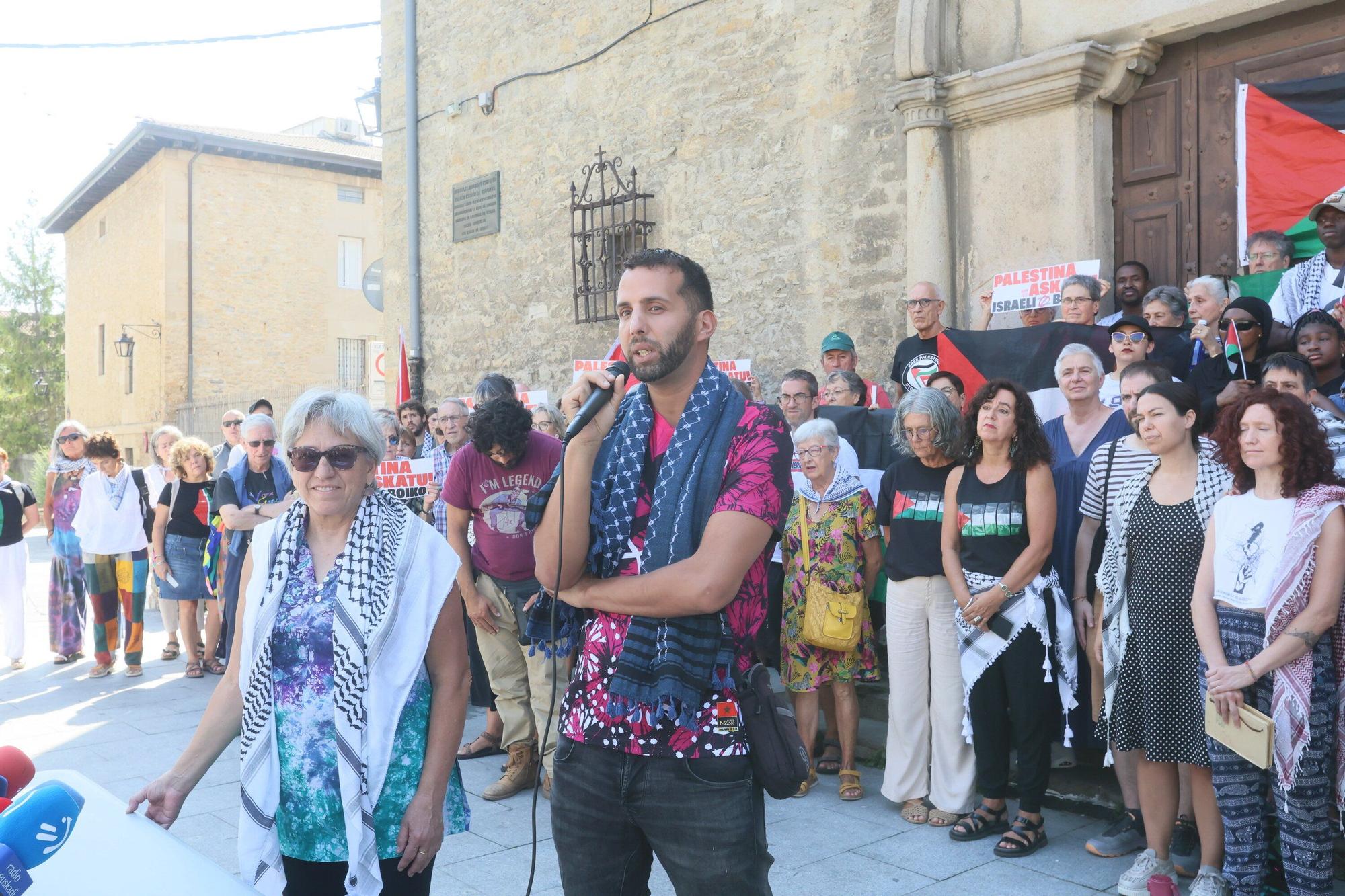 En imágenes: Encierro y ayuno en Vitoria-Gasteiz para apoyar a la 'Global Sumud Flotilla'
