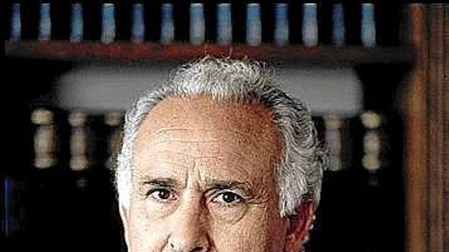 Joxe Azurmendi.