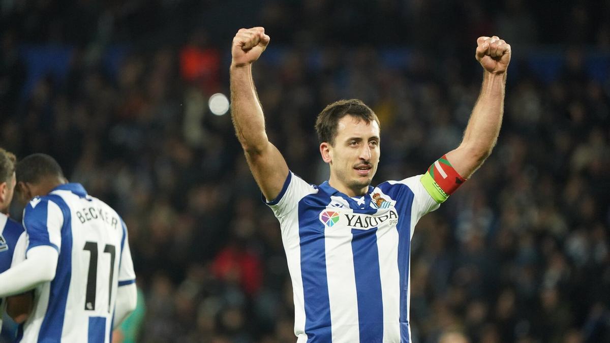 Oyarzabal celebra su gol contra el Dinamo de Kiev.
