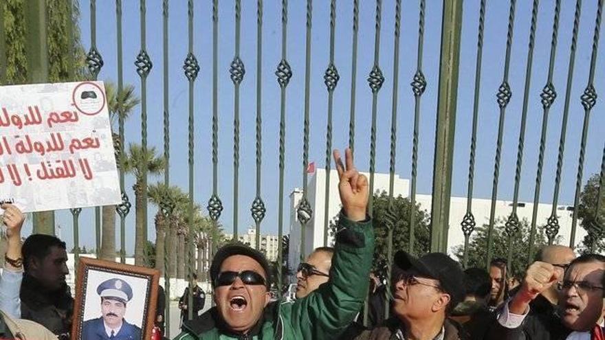 Protesta contra el atentado en la capital tunecina.