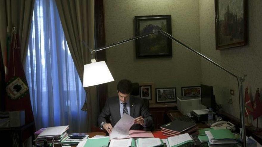 “Es un trabajador nato y se involucra al cien por cien en todo lo que hace”, afirma su amigo Asier.