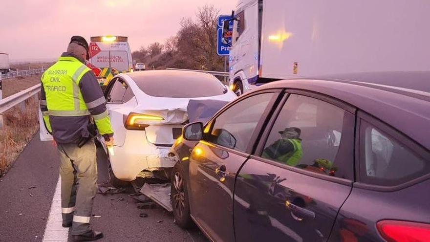 Heridas cinco personas, una de ellas grave, en dos accidentes consecutivos en la AP-68 a la altura de Lodosa