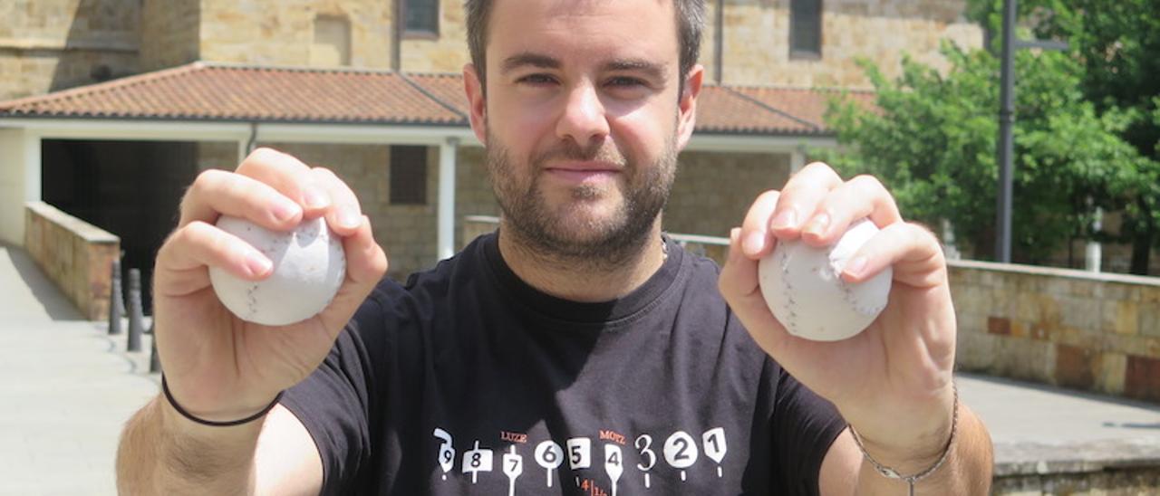 Garikoitz Agirrezabal: pelotari, juez de pelota y fabricante de pelotas