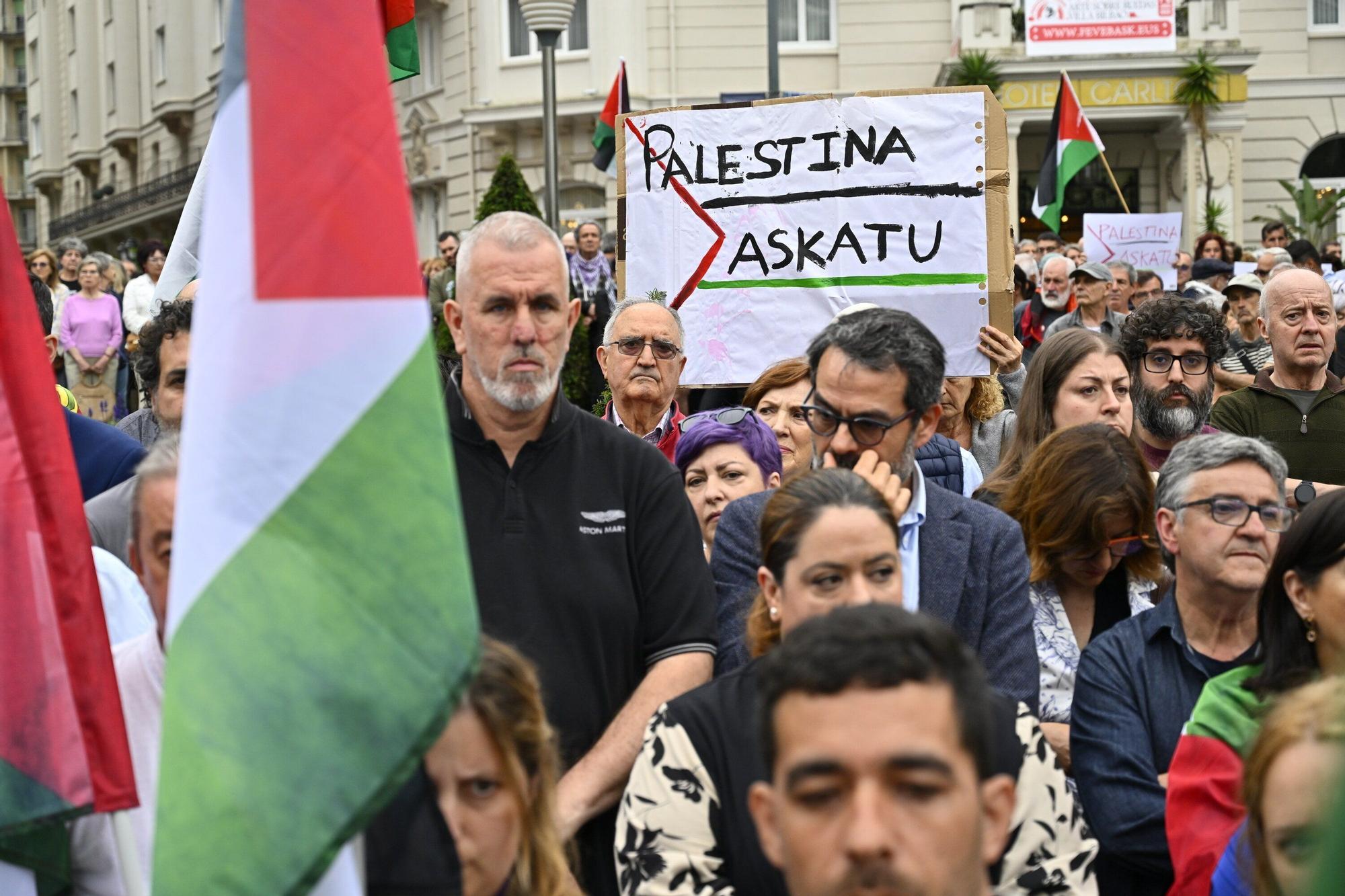 Manifestación en Bilbao para denunciar el "exterminio del pueblo palestino"