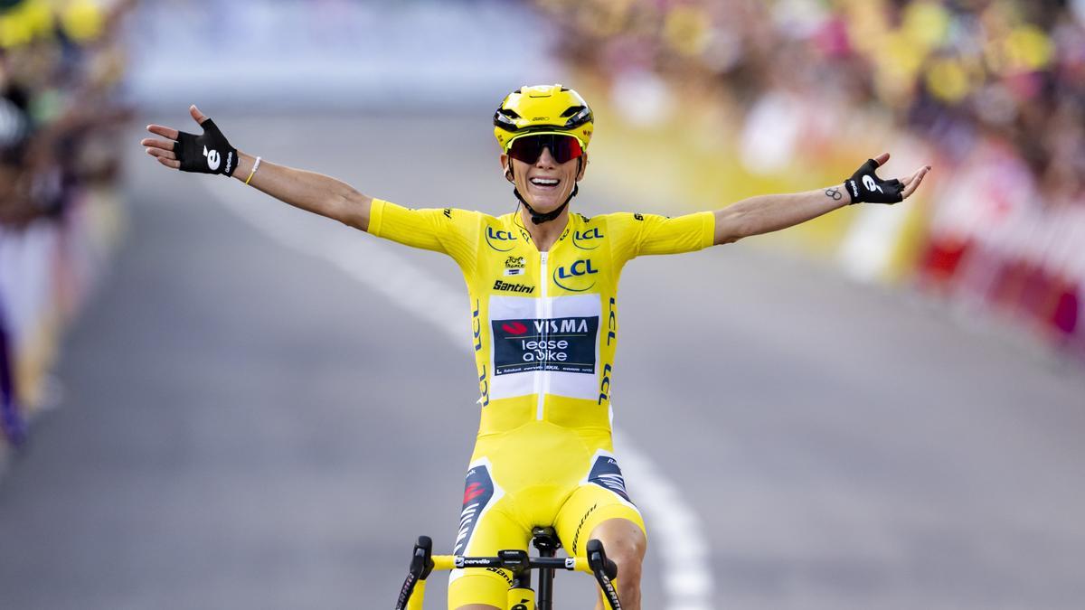 Pauline Ferrand-Prevot celebra su victoria en el Tour