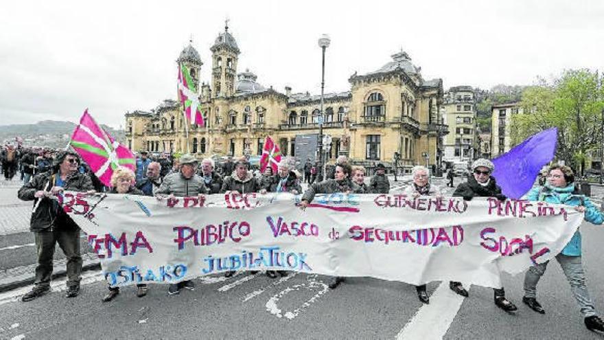 Pensionistas de Euskadi convocan  nuevas manifestaciones los días 5 y 26 de mayo