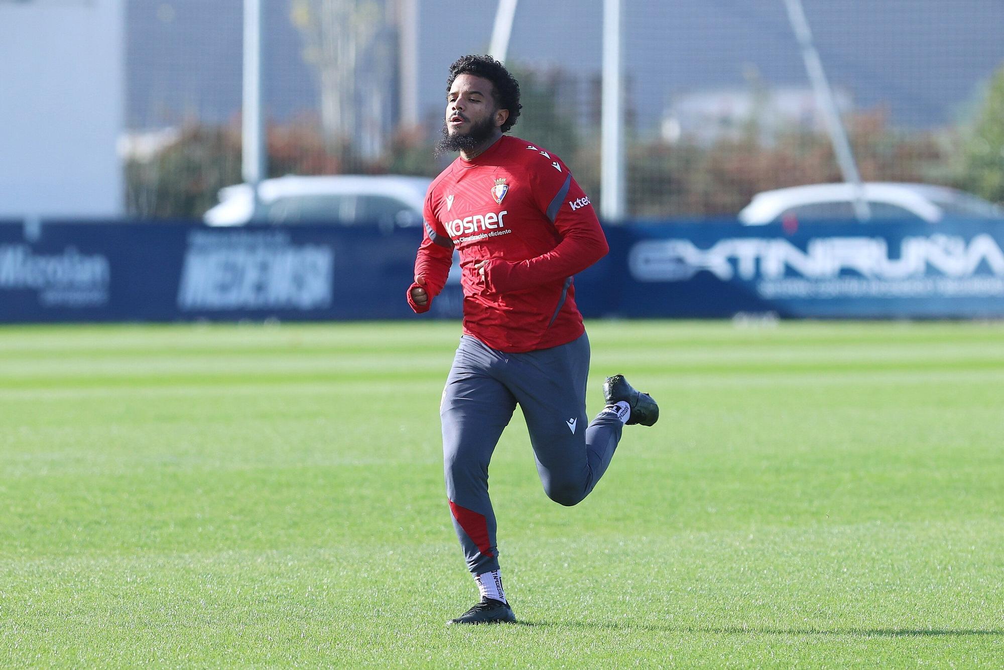 Fotos del entrenamiento de Osasuna y de la rueda de prensa de Lisci de este viernes 28 de noviembre