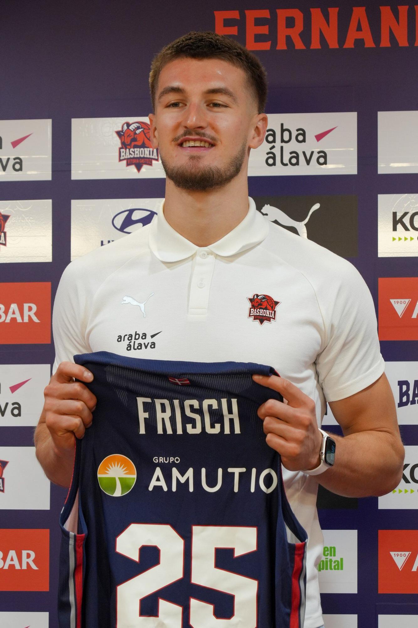 En imágenes: Presentación de Clément Frisch como jugador del Baskonia
