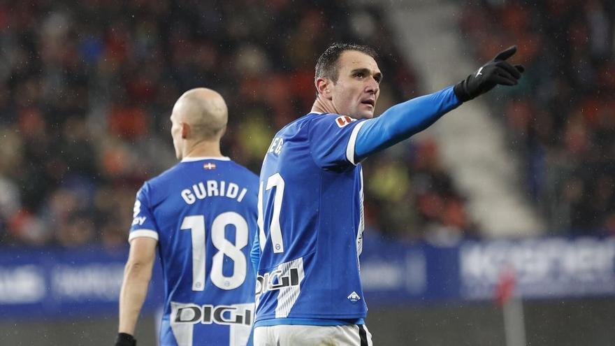 Kike García espera la llamada del Alavés