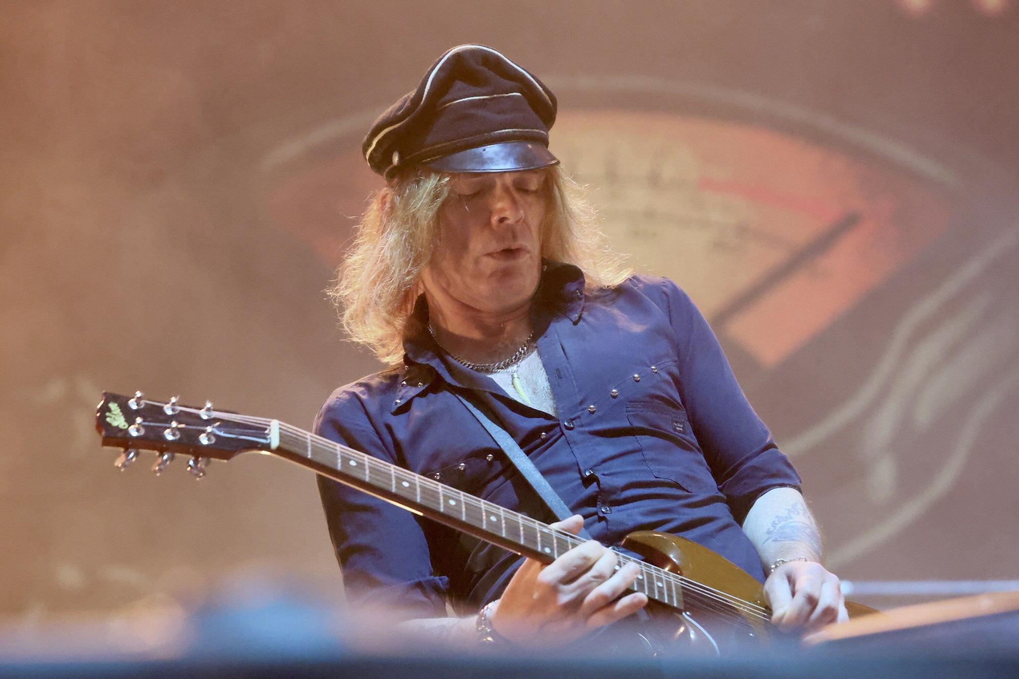 En imágenes: así están siendo los conciertos de este sábado del Azkena Rock Festival