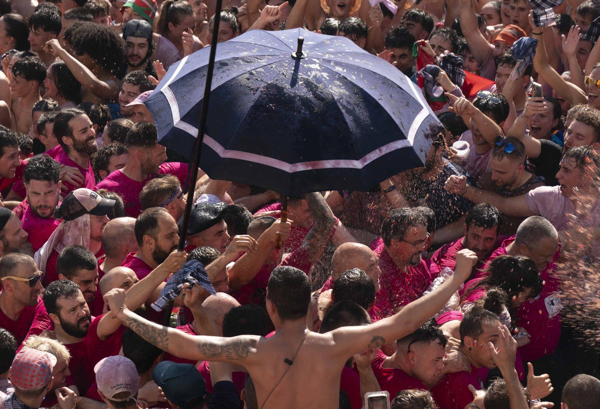 En imágenes: Así ha sido la bajada de Celedón en 2025