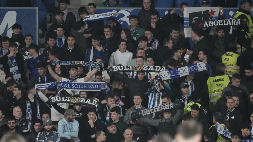 Sufrimiento y alegría en la grada de Anoeta: la Real elimina a Osasuna en la Copa
