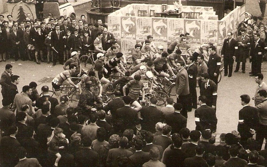 Imagenes del I Premio Gure Bide de Ciclocross celebrado en Elgoibar en 1960