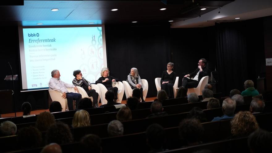 Amorebieta-Etxano compartió las historias que enseñan a disfrutar la vida