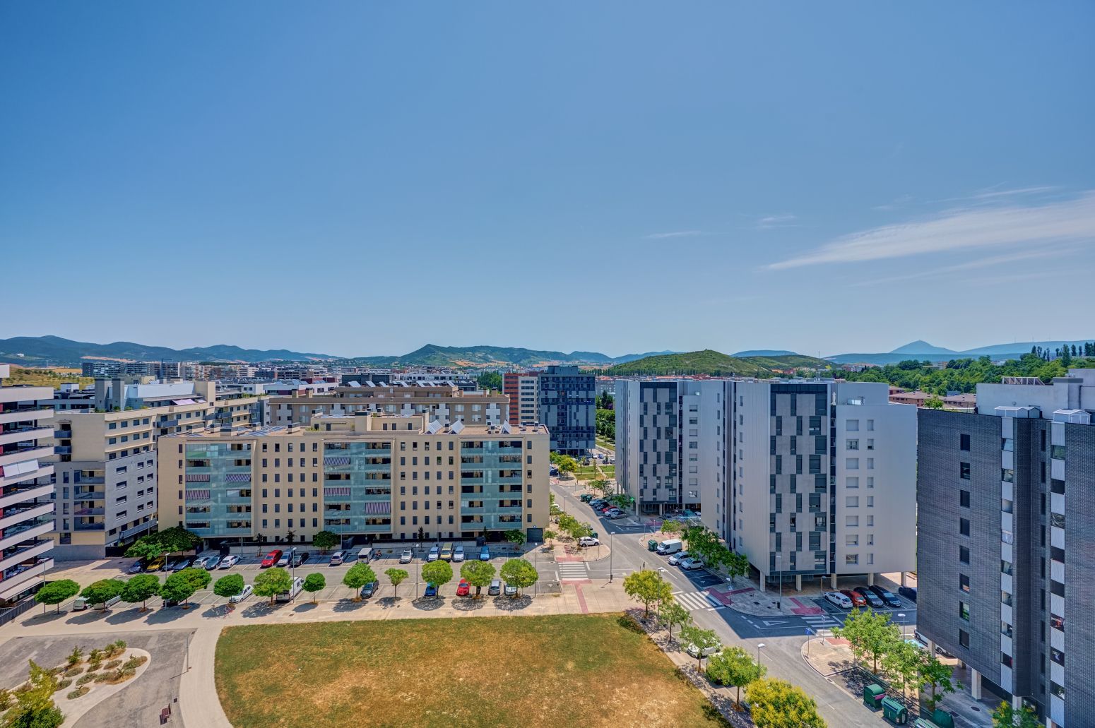 Ripagaina se supera: sale a la venta un espectacular ático-dúplex con terraza de 45 m² a un paso del centro de Pamplona