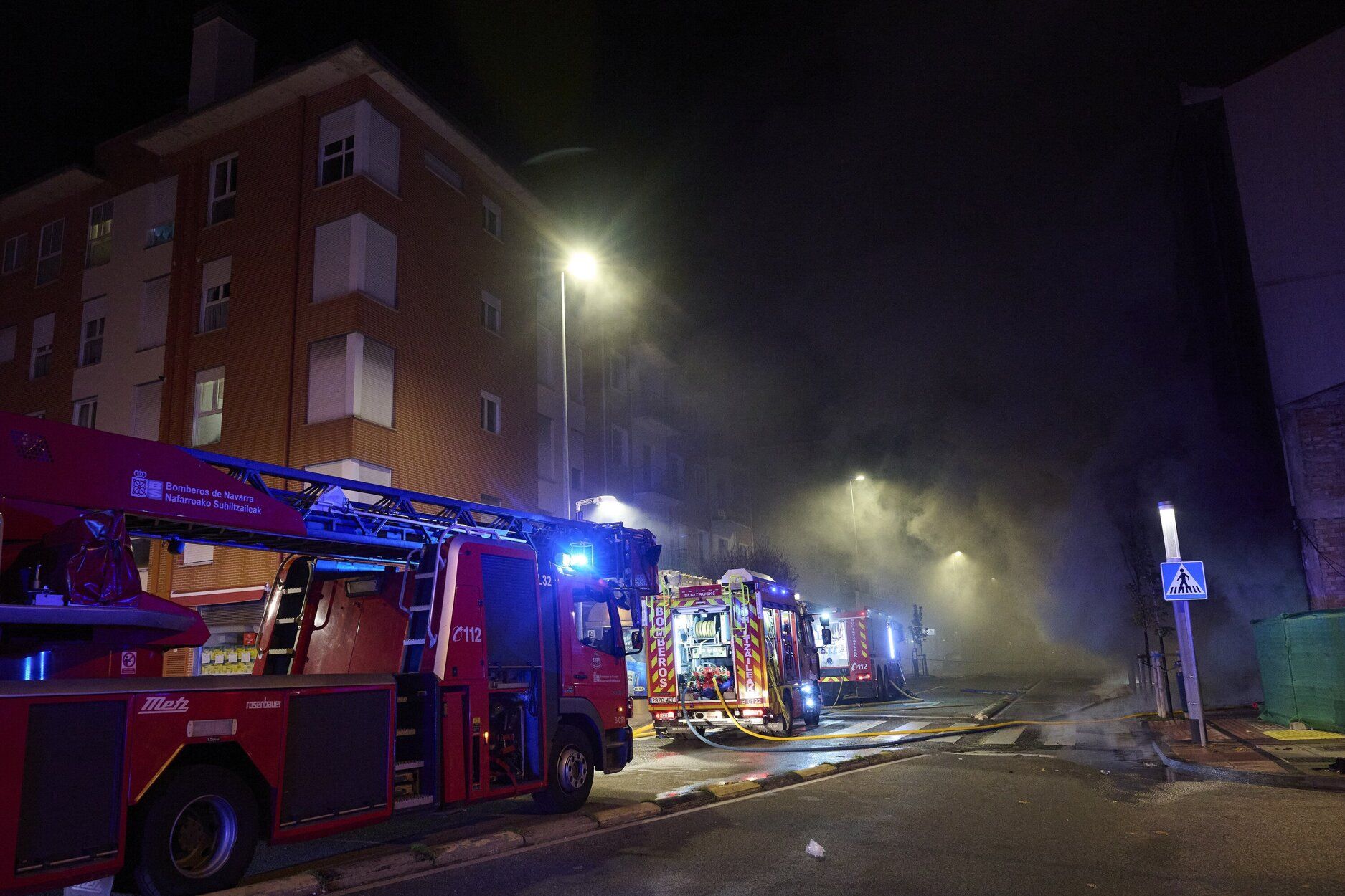 Fotos del incendio de un bazar en la Rochapea