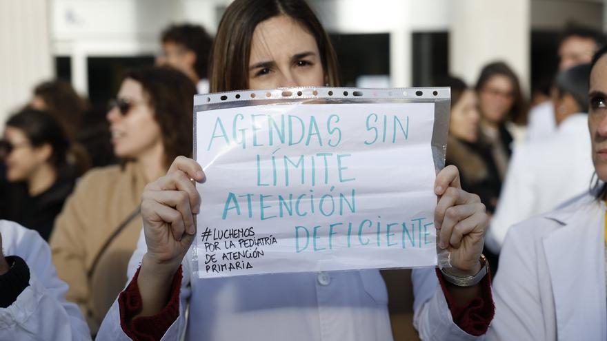 Sanidad firma un acuerdo para el nuevo Estatuto Marco sin el apoyo de los sindicatos médicos