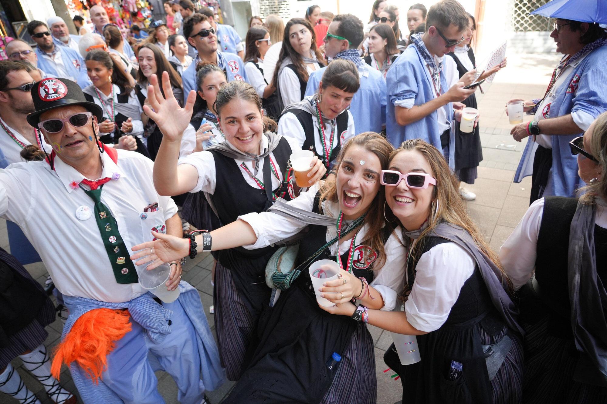 En imágenes: Blusas y neskas veteranos celebran su día grande en La Blanca