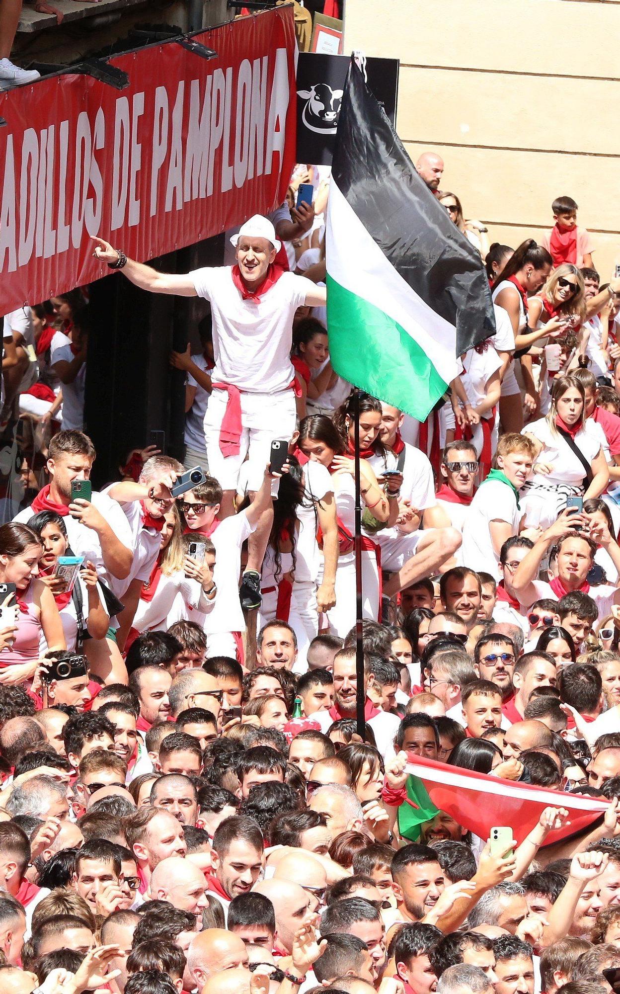 Fotos del  Chupinazo de San Fermín 2025 en Pamplona: ¡La fiesta más internacional se enciende con un grito solidario por Palestina!