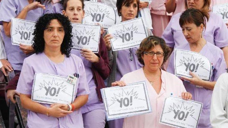 Sanitarias manifiestan su apoyo a Teresa Romero.
