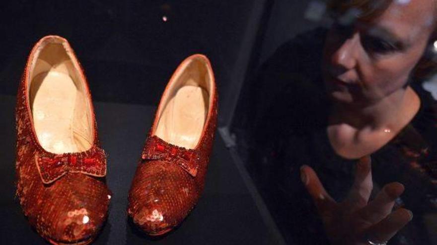 El vestuario de Hollywood deslumbra en una exposición en Londres