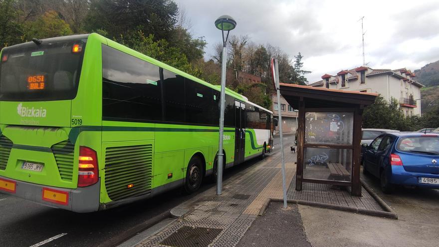 Vecinos de Güeñes: “Si vamos a Bilbao tenemos que adelantar el horario”