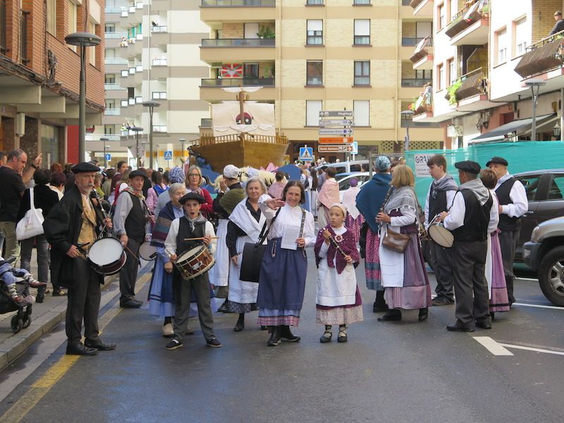 El desfile de la Euskal Jaia de Urretxu, en imágenes