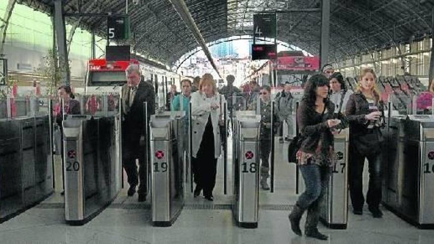 El PNV denunció que Renfe ha subido sus tarifas este año un 6%, mientras que el IPC sólo se incrementó en 2009 en un 0,9%.