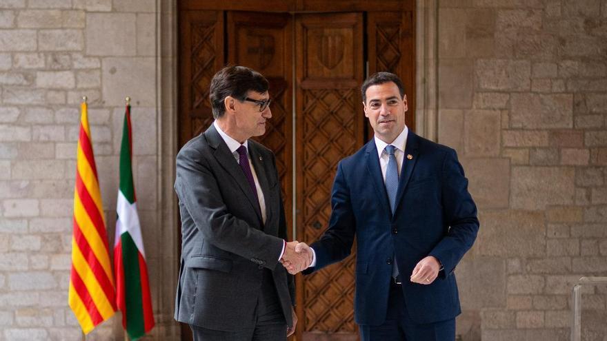 Pradales reclama junto a Illa el reconocimiento oficial del euskera, catalán y gallego en una carta a los Estados de la UE