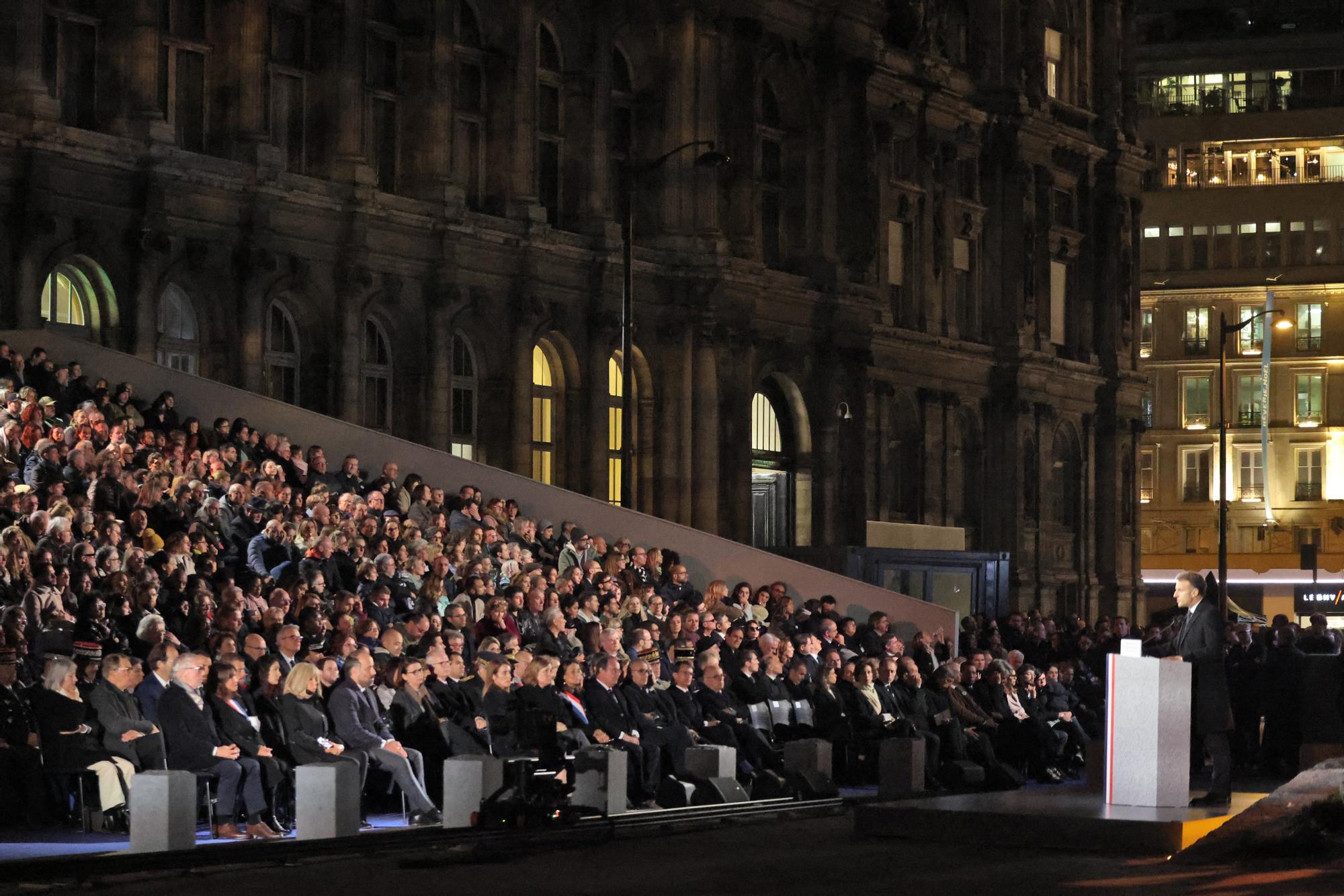 En imágenes: París homenajea a las víctimas de los atentados del 13 de noviembre en su décimo aniversario