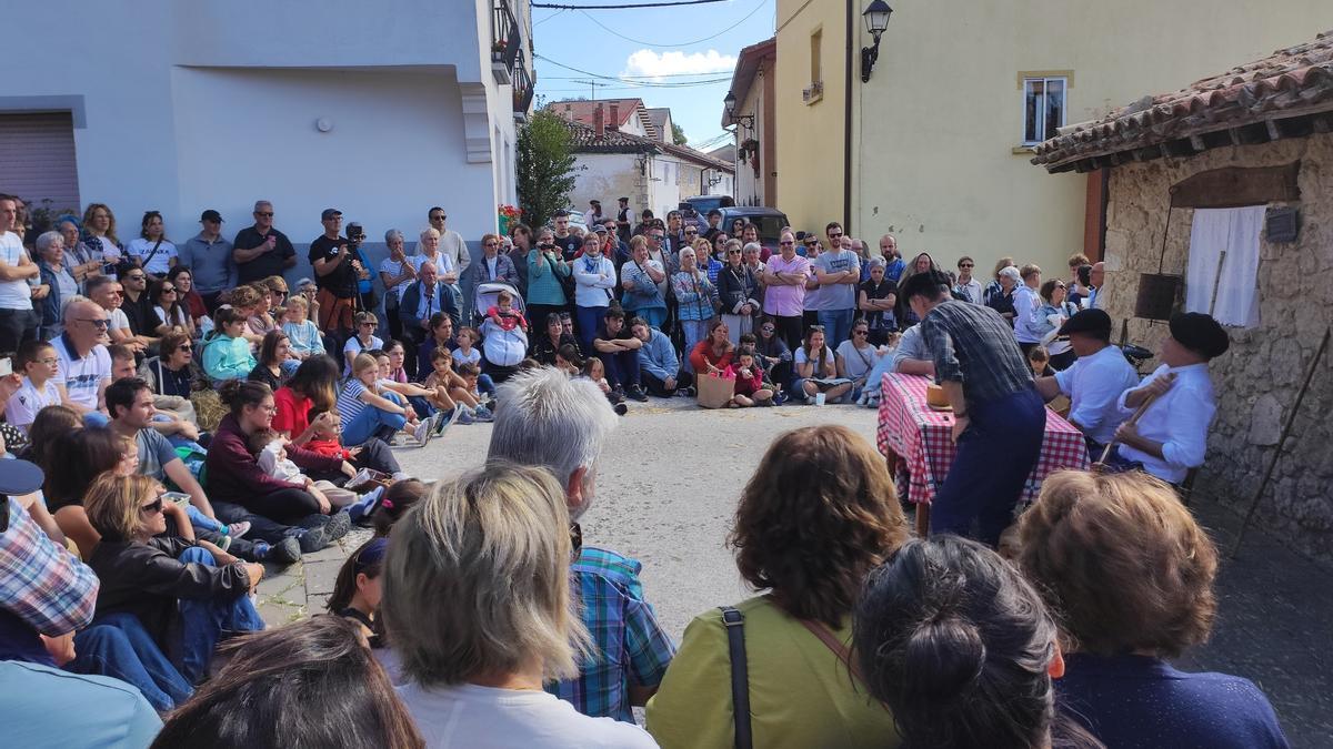 Una de las piezas de microteatro del Día del Pastor, hoy en Eulate (Tierra Estella)