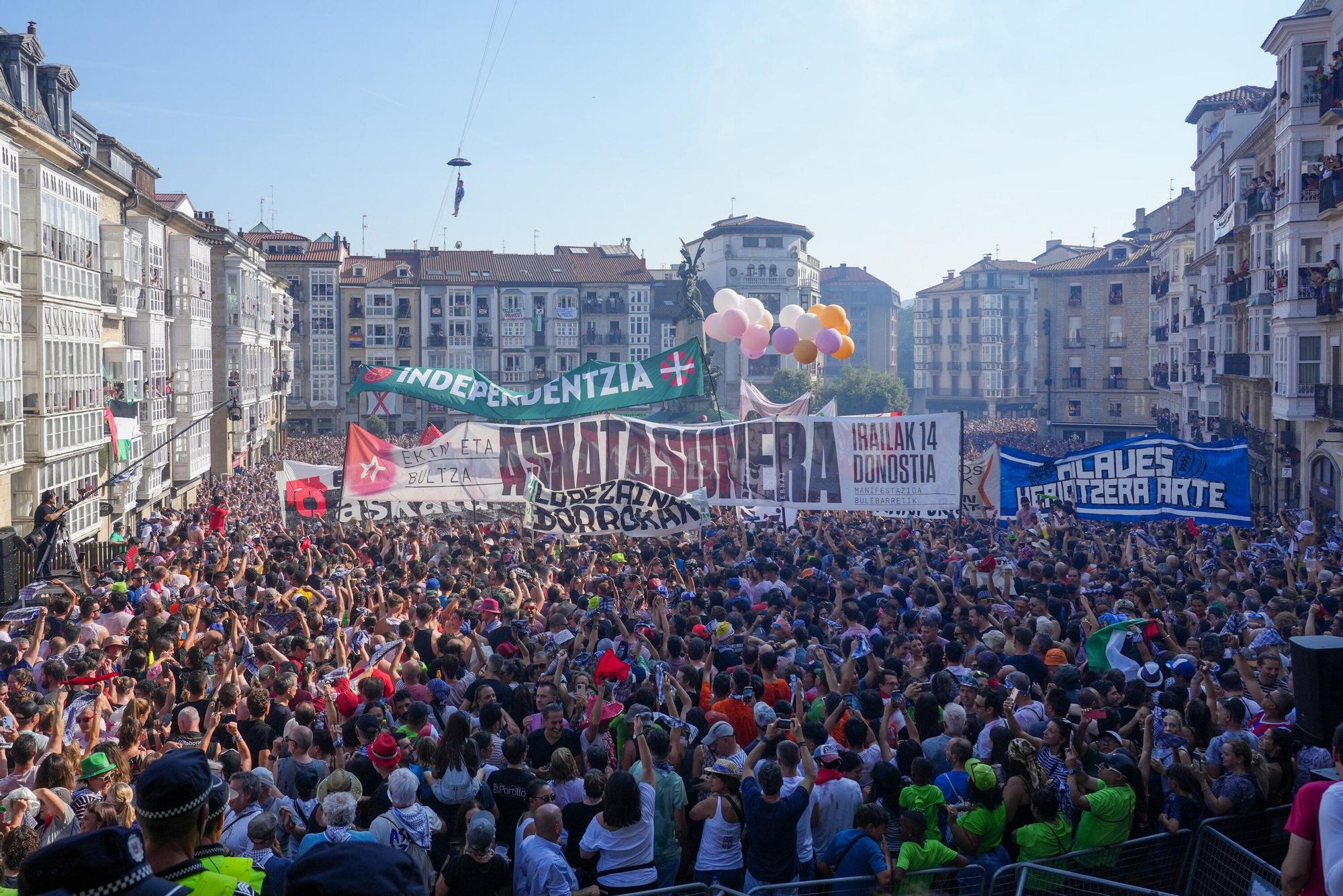 En imágenes: Así ha sido la bajada de Celedón en 2025