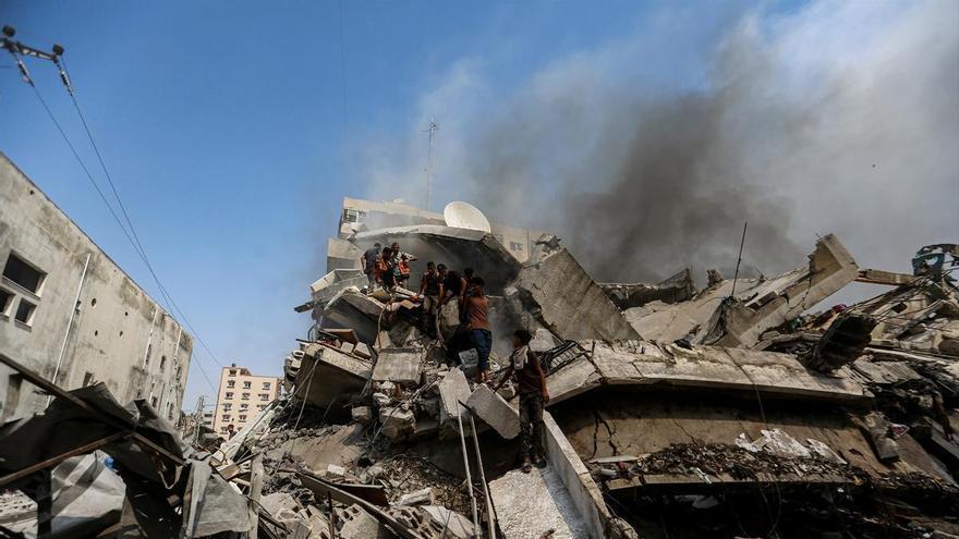 Una nueva ola de bombardeos israelíes deja al menos siete muertos en la ciudad de Gaza pese al plan de paz