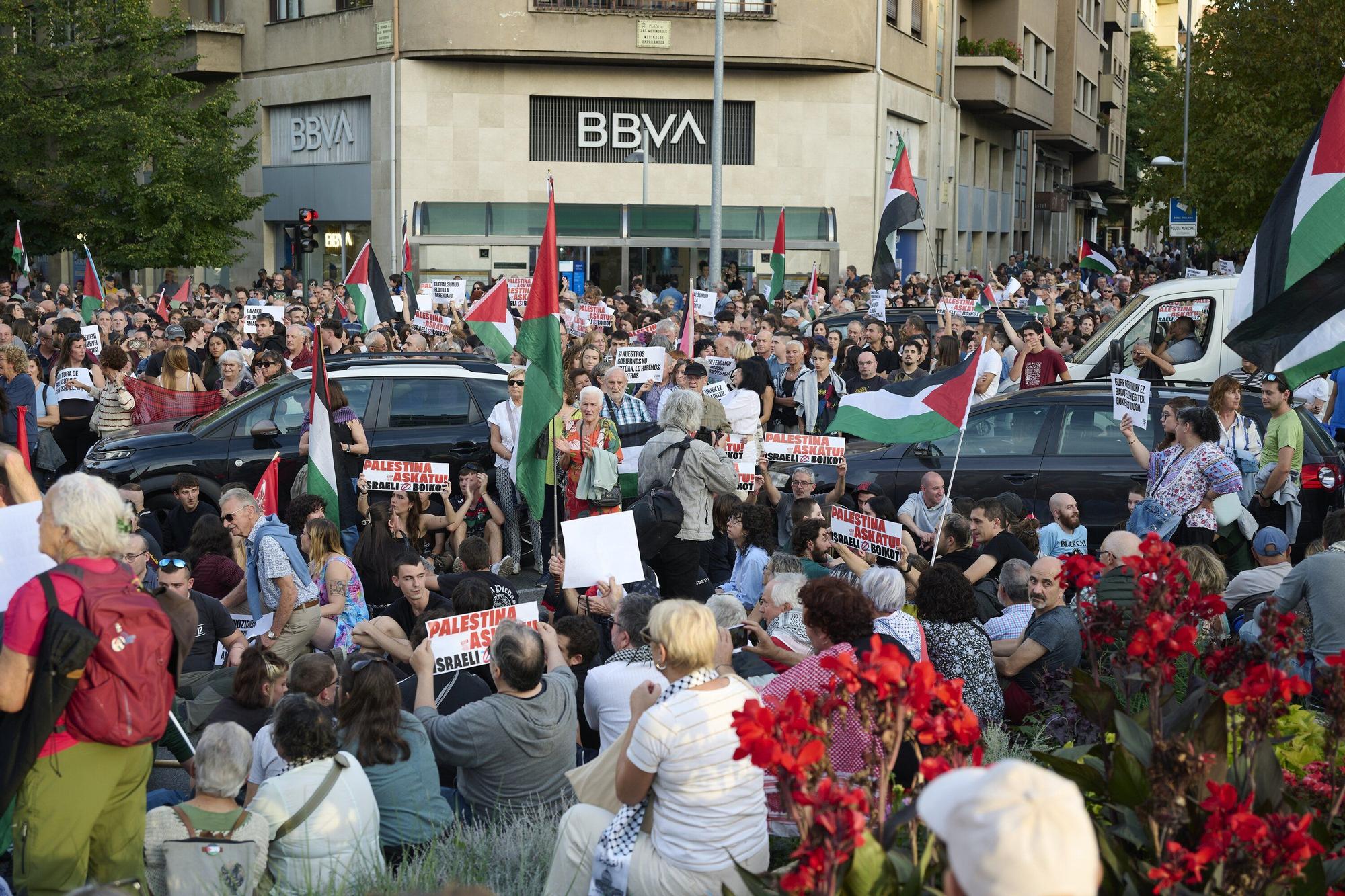 Concentración en Pamplona contra la detención de la flotilla humanitaria a Palestina