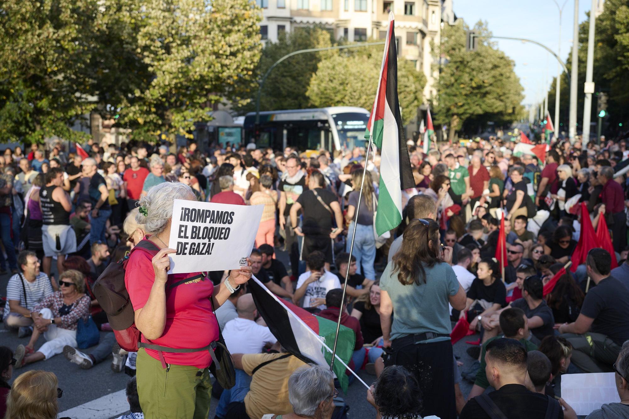 Concentración en Pamplona contra la detención de la flotilla humanitaria a Palestina