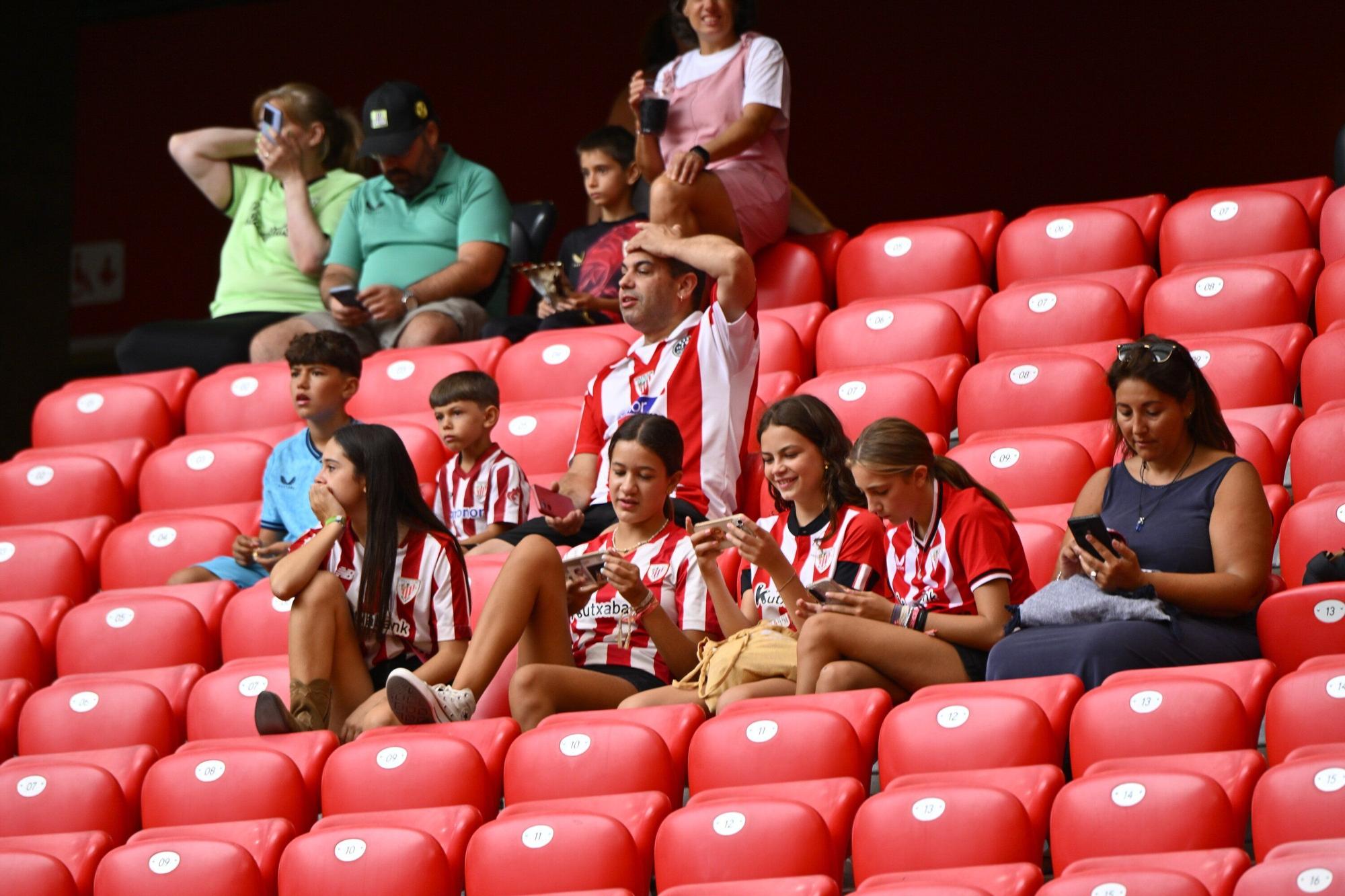 En imágenes: ¿Has asistido al Athletic-Barcelona en San Mamés? Búscate