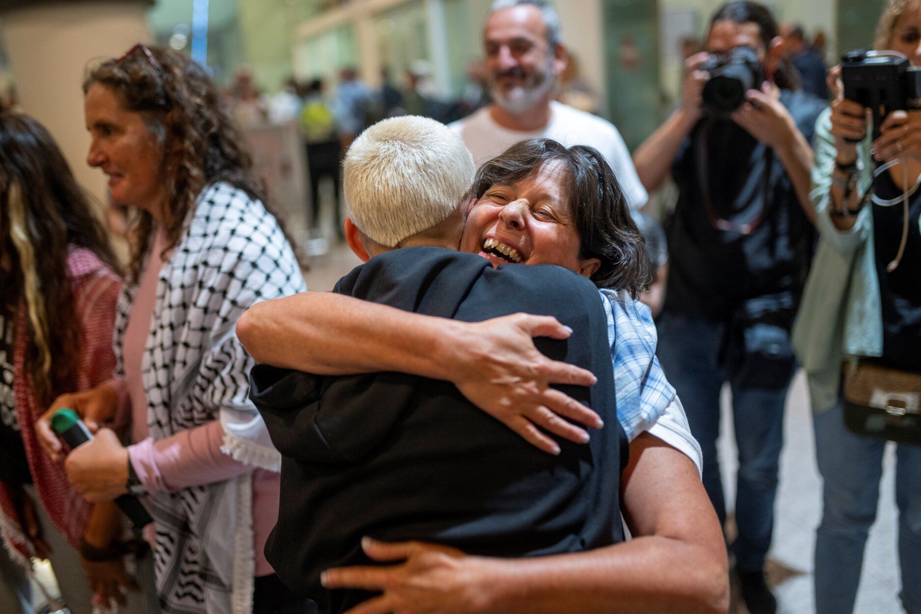 Llegada de los 27 integrantes de la flotilla a Gaza a los aeropuertos de Madrid, Bilbao y Barcelona
