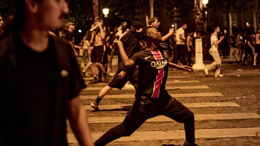 El alcalde de París relativiza los disturbios en medio de acusaciones de la ultraderecha