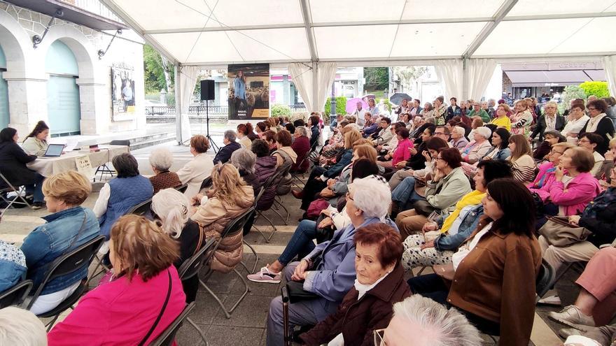 Mosaico de Enkarterri con voces femeninas  en la feria de la mujer rural de Karrantza